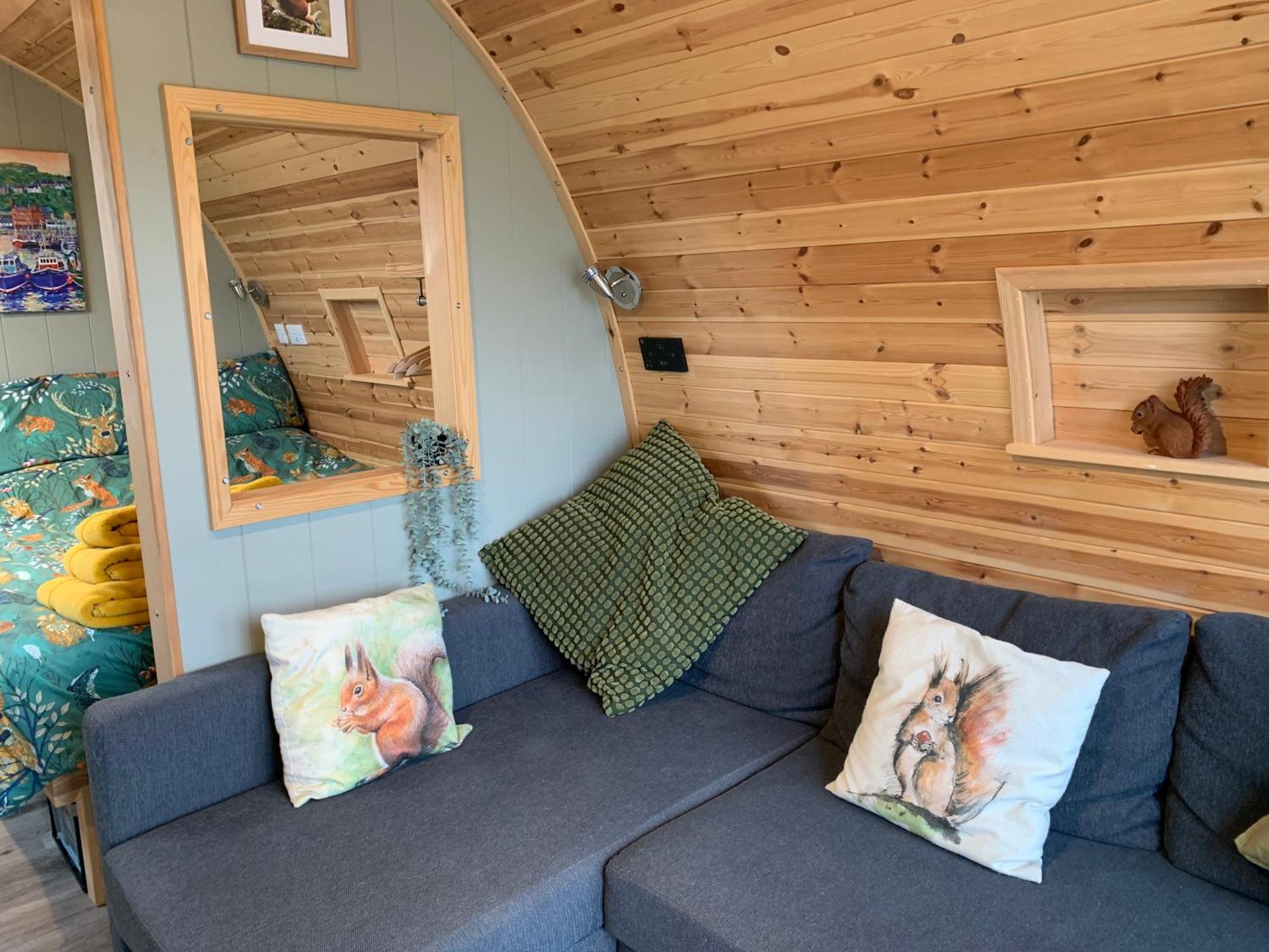Red Squirrel Pod With Hot Tub Vila Oban Exterior foto